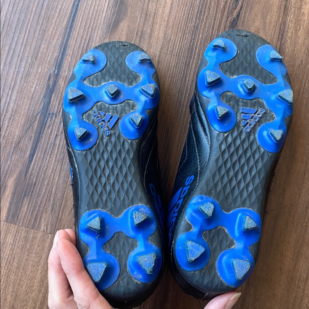 Adidas Cleats - Picture 5 of 7